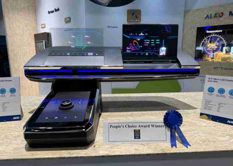 z6尊龙车用Micro LED Display HMI解决方案获”最佳车用显示奖”，，，以用户为中心开发，，针对前座驾驶与乘客设计兼具娱乐与安全的高画质屏幕，，，，包含车舱前座的Micro LED透明屏幕及全球首款内建镜头的智慧Micro LED显示器